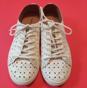 11w Torrid white leather sneakers